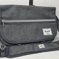 New Herschel Supply Co Gray Fully Padded Fleece Lined Laptop Messenger Crossbody Bag -Used One Time-