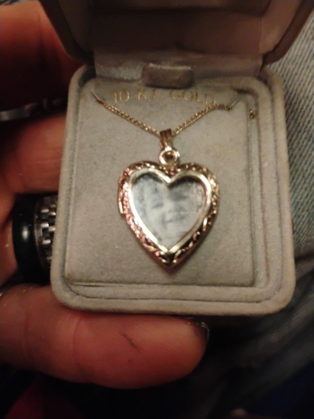 10k Gold Plated Heart Locket And Necklace 