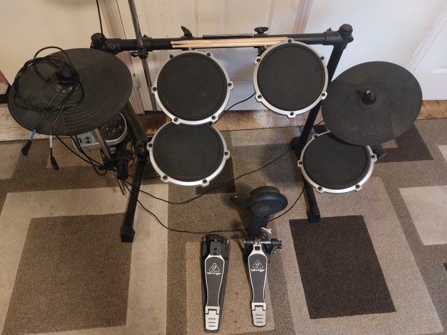 Behringer HDS240USB Electric Drum Kit