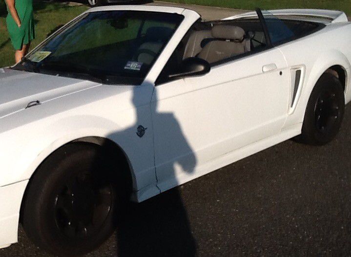 1999 Ford Mustang 35th anniversary edition