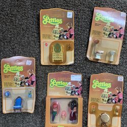 Vintage 1980 The Littles Family & Die Cast Metal & Plastic Furniture