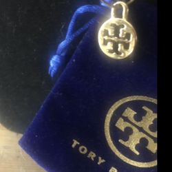 BEAUTIFUL Gold Tory Burch emblem pendant & High Quality 14kt Gold plate charm is on a link chain. See pictures. 