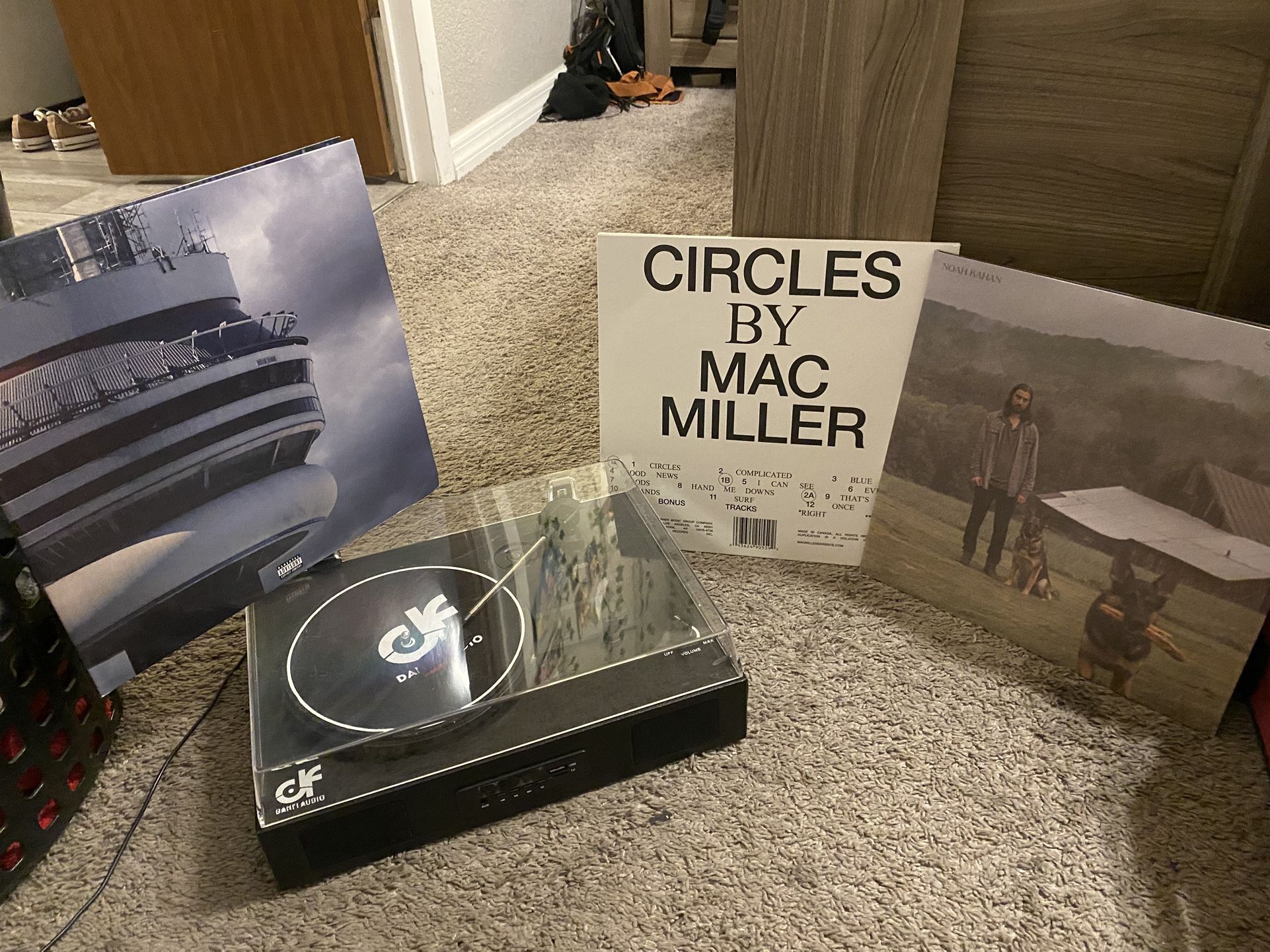 Record Player + 4 Records 