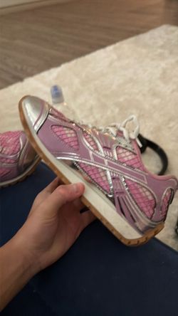 Pink bottegas