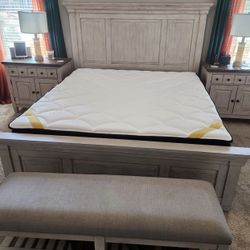 DreamCloud Premier Rest — King Size  Like New • Perfect Condition