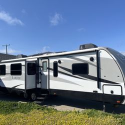 2015 Keystone Laredo Travel Trailer
