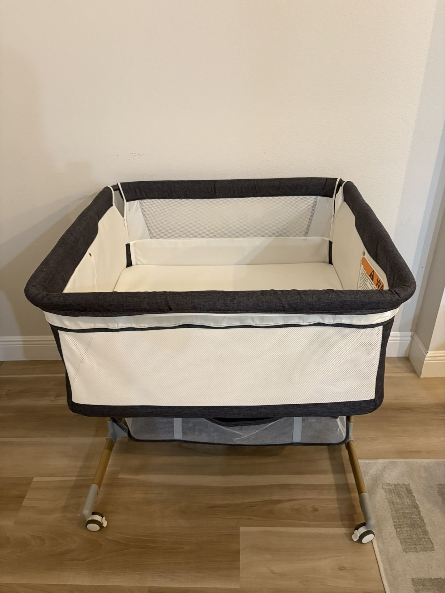 Twin bassinet