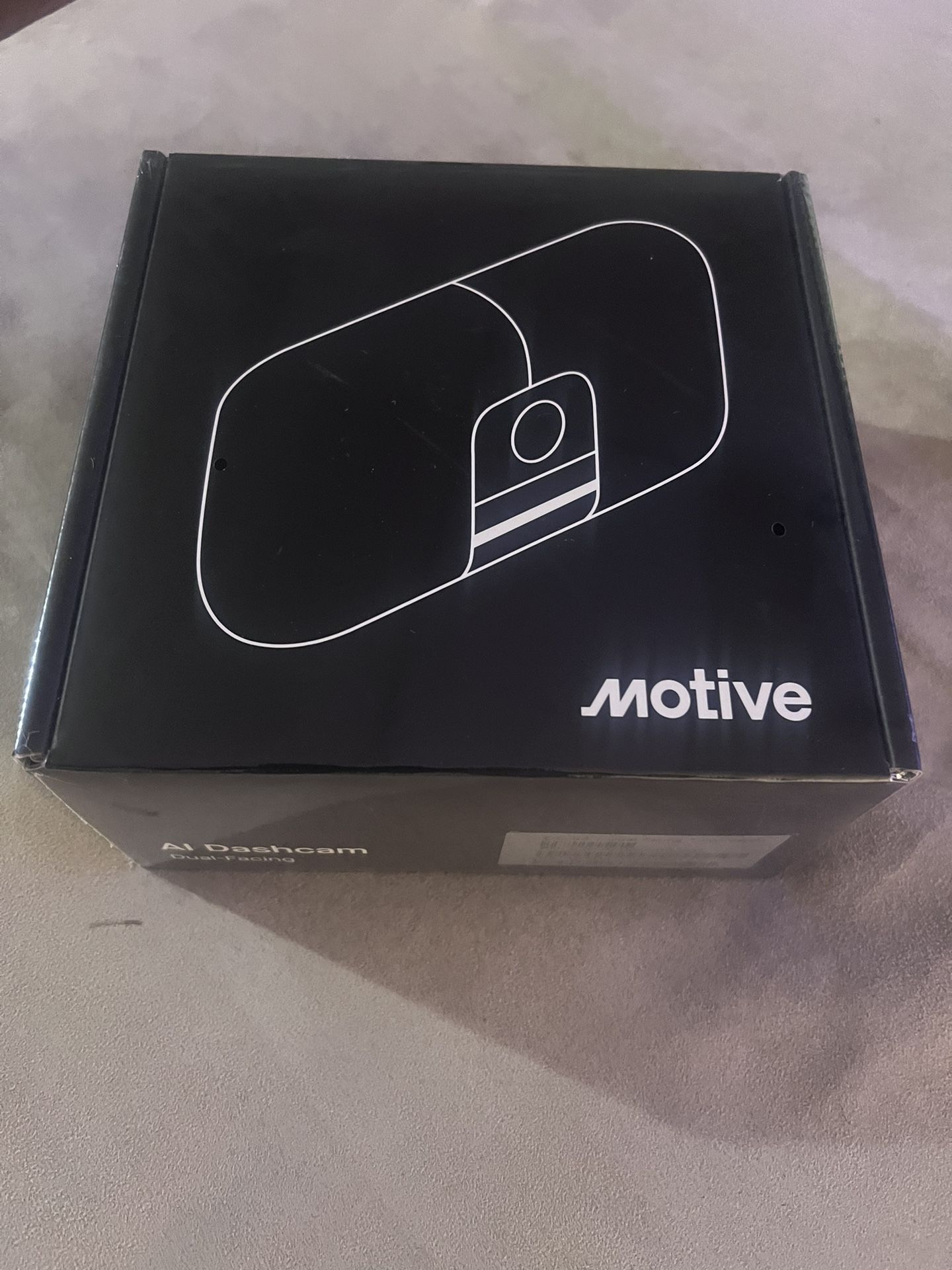 Motive AI Dual- Facing Dashcam