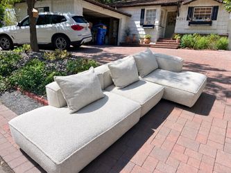 🤍 Beautiful Cream Modular Sectional Sofa for Sale! 🤍  ✨ Just been washed and cleaned! ✨  Selling this beautiful cream-colored sectional sofa with a 