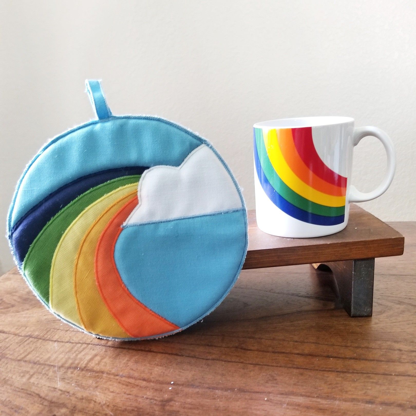 Vintage rainbow pot holder and mug set, vintage kitchen