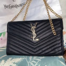 Woman Shoulders Purse 