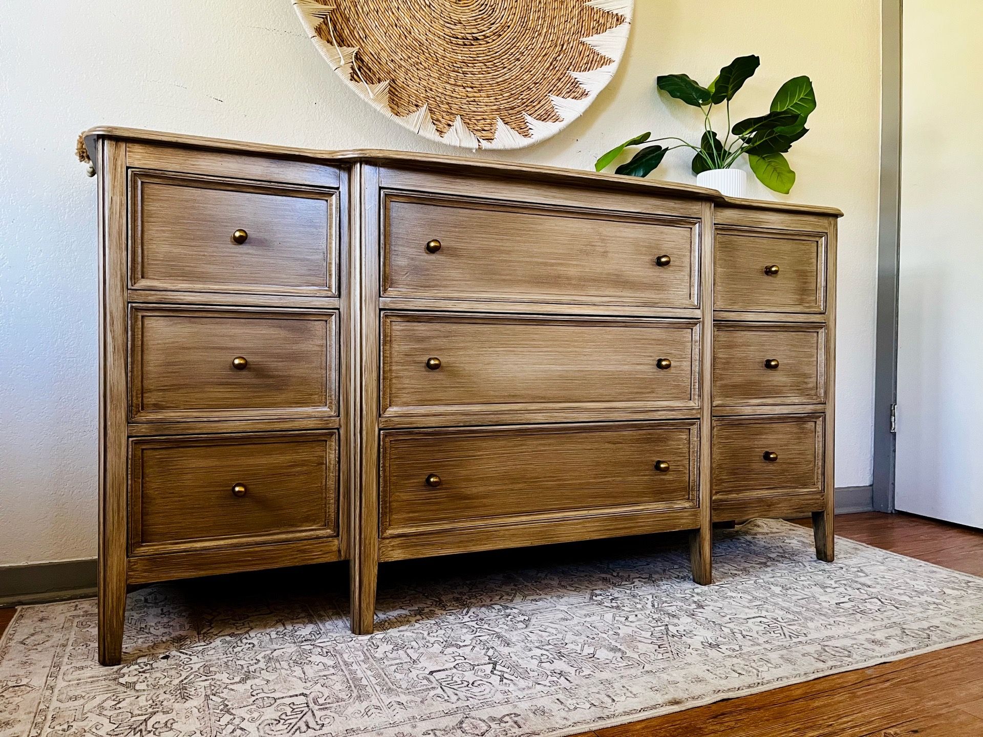 ๐ชด Stunning Sausalito Solid Wood Nine Drawer Dresser - Delivery Available! ๐ชด