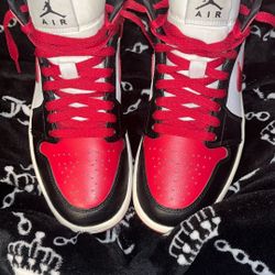 Classic and clean Air Jordan 1 “Bred Toe”
