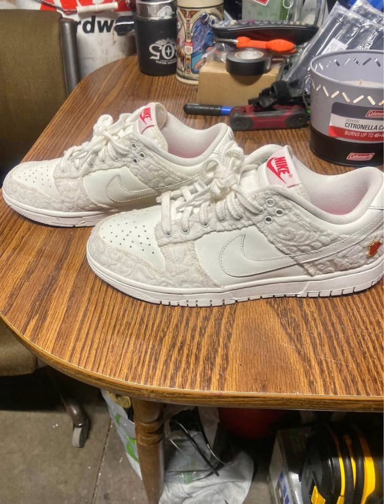 Nike dunk low you deserve flowers women’s size 8.5