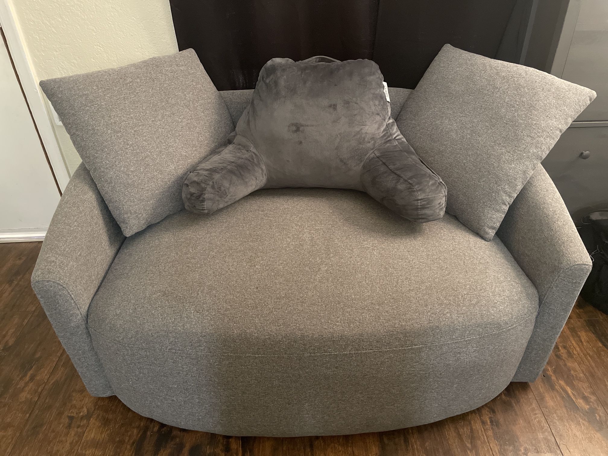 SWIVELS COUCH