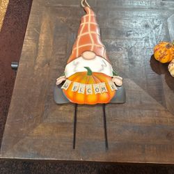 Welcome fall gnome NWT