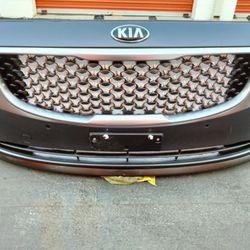 2015-2018 Kia Sedona Complete Front Bumper With All The Accessories OEM.