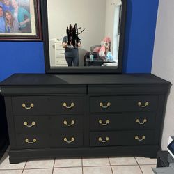 ✨ Classic Elegance Meets Modern Chic: Black 6-Drawer Dresser with Mirror for Sale ✨