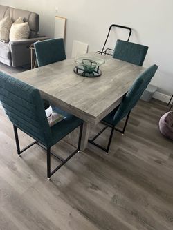 Dinning Table