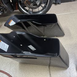 Genuine Harley Davidson Saddlebags off 2017 Road Glide New Take 