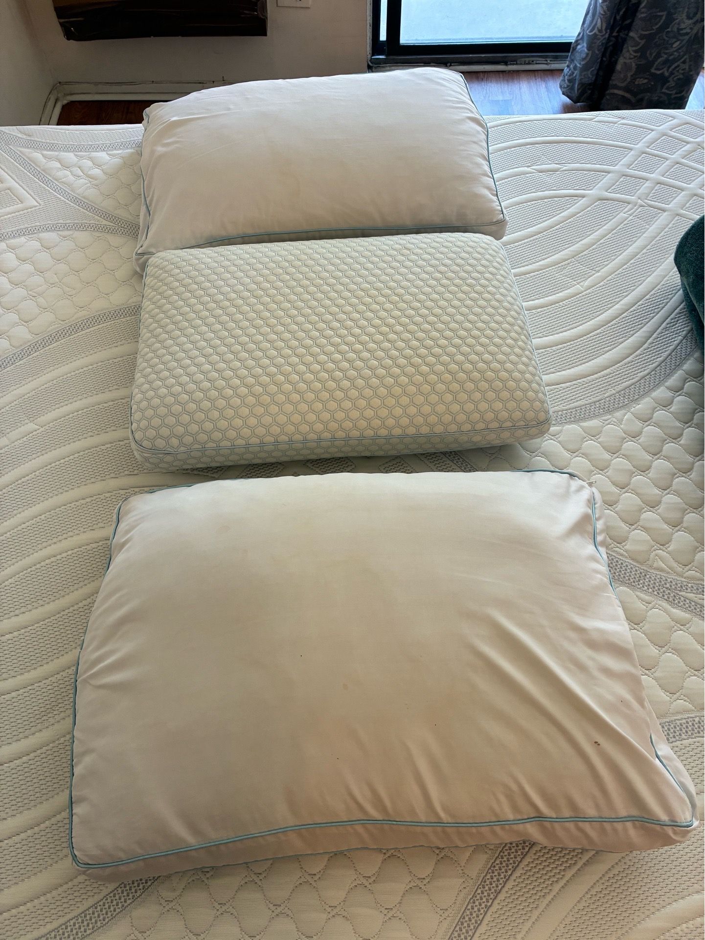 4 pillows