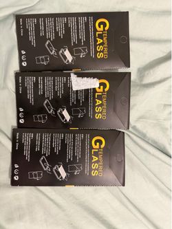 Apple I Phone 17 pro premium glass protector 3 packs.