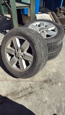 Pirelli Tire And Rims x3 225/55 R19