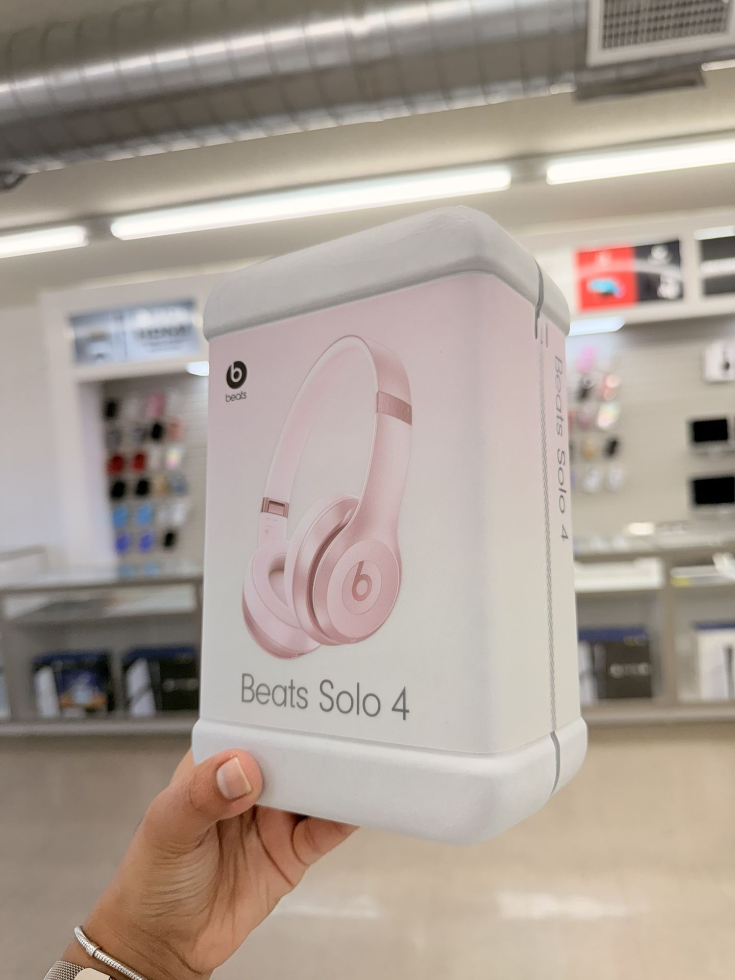 Beats Solo 4 