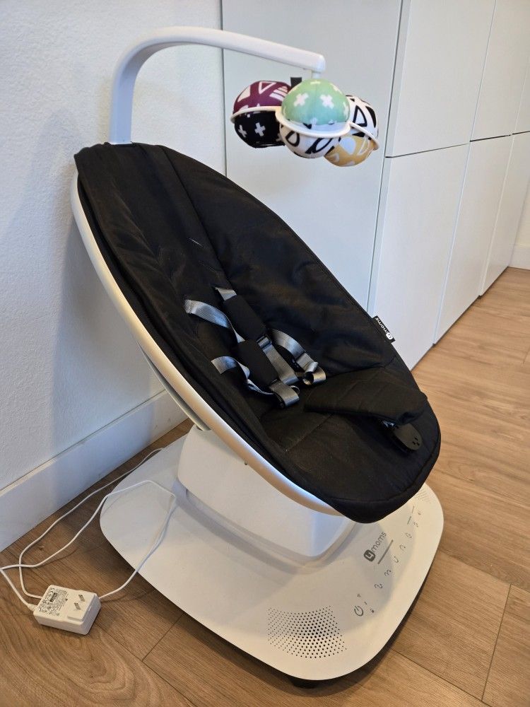4moms mamaRoo Multi Motion Baby Swing