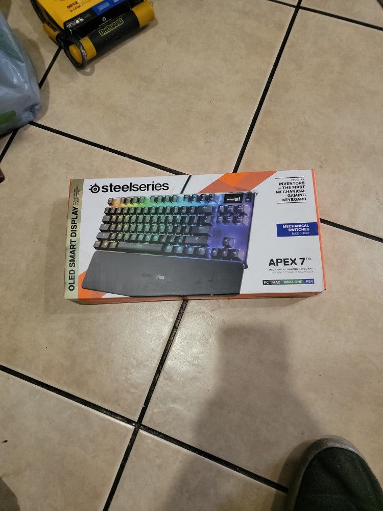 Steelseries Apex 7 TKL Mechanical keyboard Blue Klicky Switches