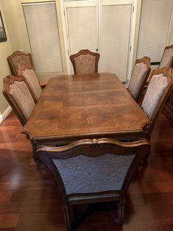 Stanley Dining Room Table And Chairs 