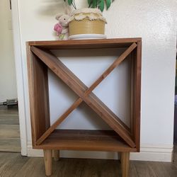 Wooden Furniture - Accent Piece Wooden Shelf 