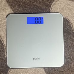 Glass  Lithium  Digital  Scale, Excellent Condition 