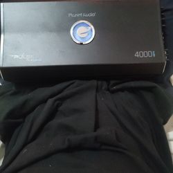 Planet Audio Amp