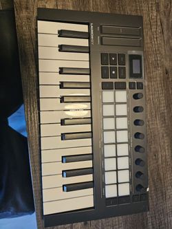 Novation launchkey mini25