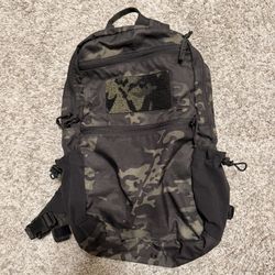 London Bridge Trading Padded Backpack 