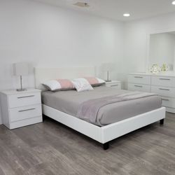 Bedroom Set - Juego De Cuarto ( Mattress Included) 
