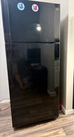 GE Fridge Model Model #:GTS18HG $400 OBO