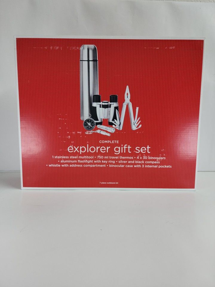 Target Store Brand Complete explorer gift set, New...
COMPLETE explorer gift set
●1 stainless steel multitool
●750 ml travel thermos
●4 x 30 bino