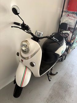 Attack Motors Breeze Scooter – Runs Great – Low Miles