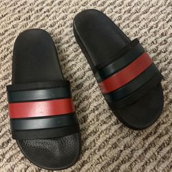 Gucci Boys Slides Size 7
