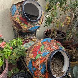 Large 18-in Colorful Tallavera leaning Planters