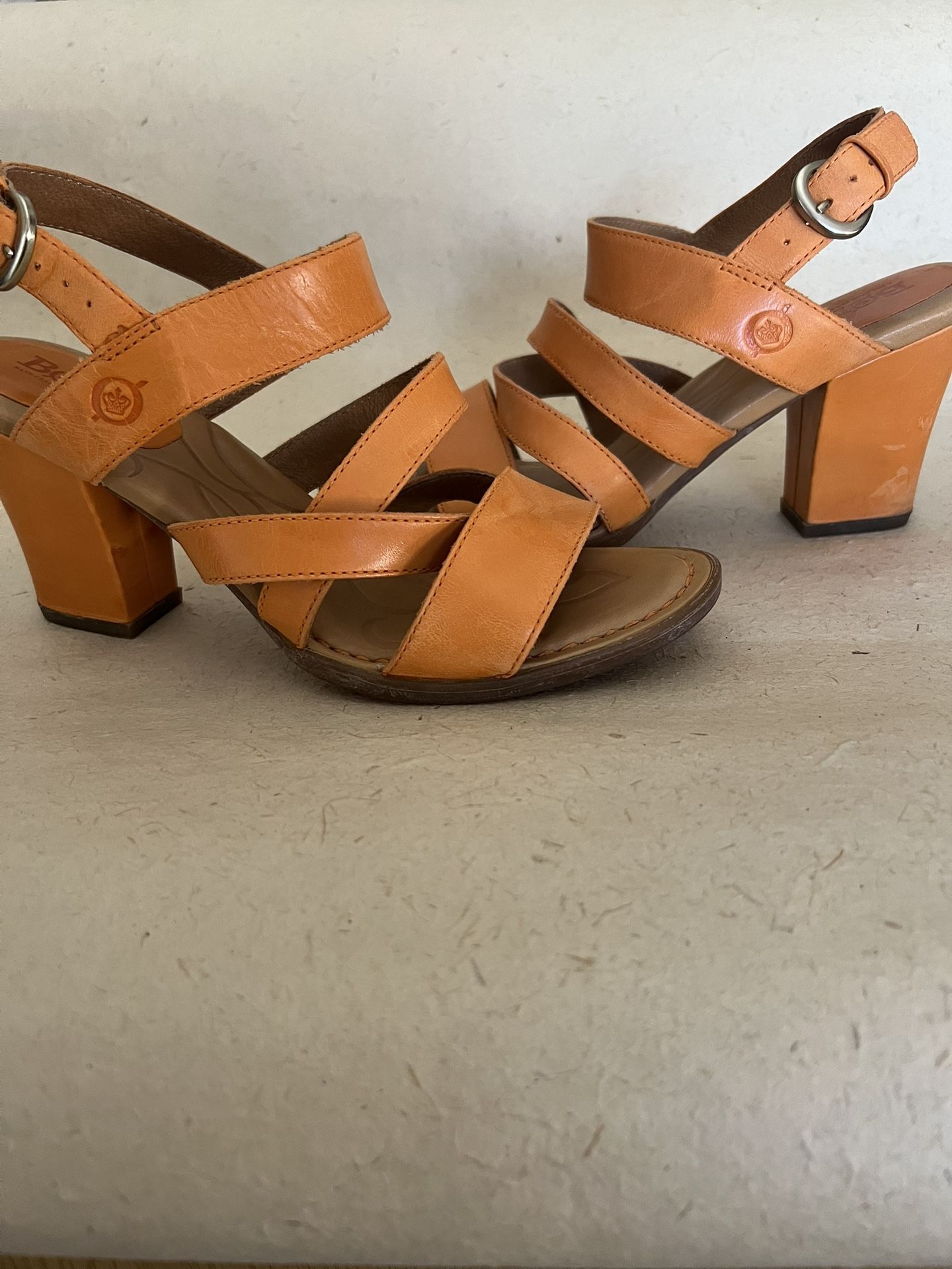 Born Wedge Sandal Size 7