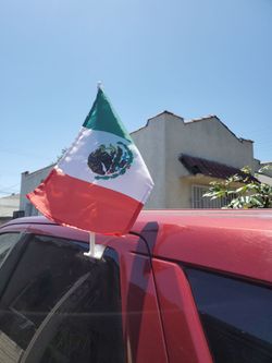 Tengo 6 banderines disponibles $15 cada uno o $50 por los 6