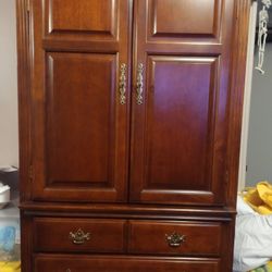 Wardrobe Storage 