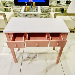 Pink & White Console Table – 3 Drawers – Chic & Fresh Look