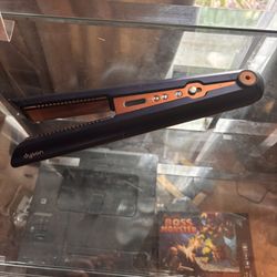 Dyson Flat Iron 