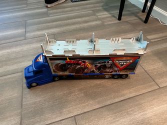 Monster Jam - Transforming Hauler Playset and Storage