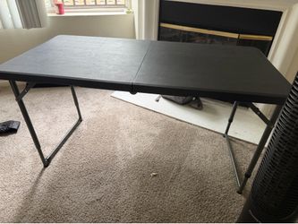 4ft foldable and height adjustment table