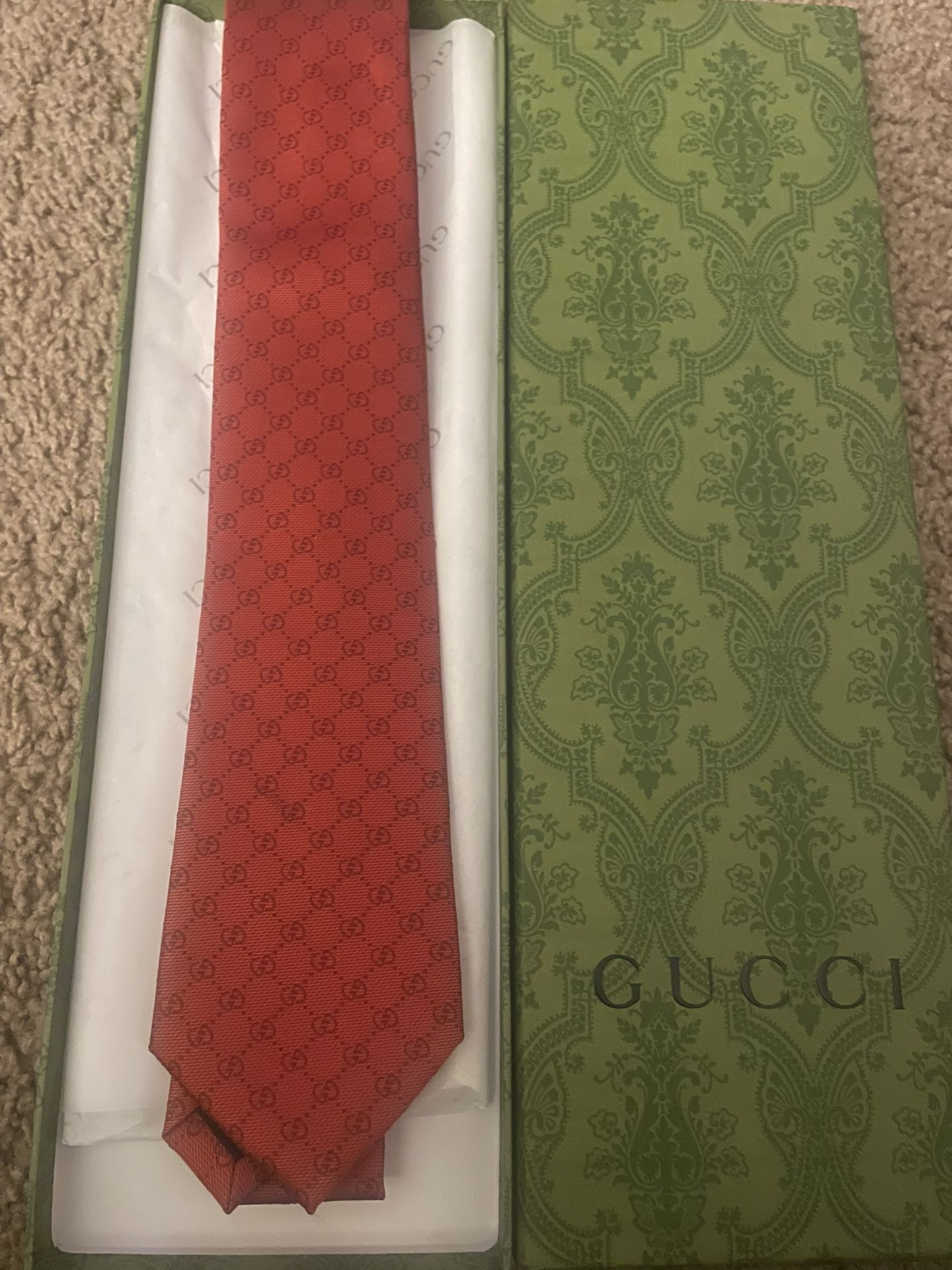 Gucci Red Silk Men’s Tie